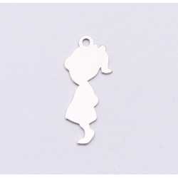 E0952-N-Charm fetita decupata 20x9mm 0.5mm 1 buc