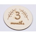 L638-Decoratiune cerc lemn "3 months" 13cm- 1 buc