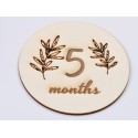 L639-Decoratiune cerc lemn "5 months" 13cm- 1 buc