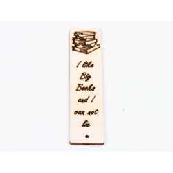 L802-Decoratiune lemn/semn carte "I like books..." 15x3.5 cm - 1 buc L802-Decoratiune lemn/semn carte "I like books..." 15x3.5 cm - 1 buc