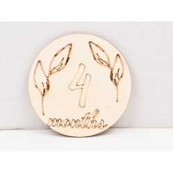 L953-Decoratiune cerc lemn "4 months" 13cm- 1 buc L953-Decoratiune cerc lemn "4 months" 13cm- 1 buc