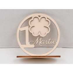 L1070-Decoratiune din lemn 1 Martie cu trifoi si suport -10cm L1070-Decoratiune din lemn 1 Martie cu trifoi si suport -10cm