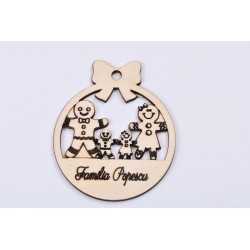 L403-Glob din lemn "Familie din turta dulce" 11 x10cm - 1 buc L403-Glob din lemn "Familie din turta dulce" 11 x10cm - 1 buc